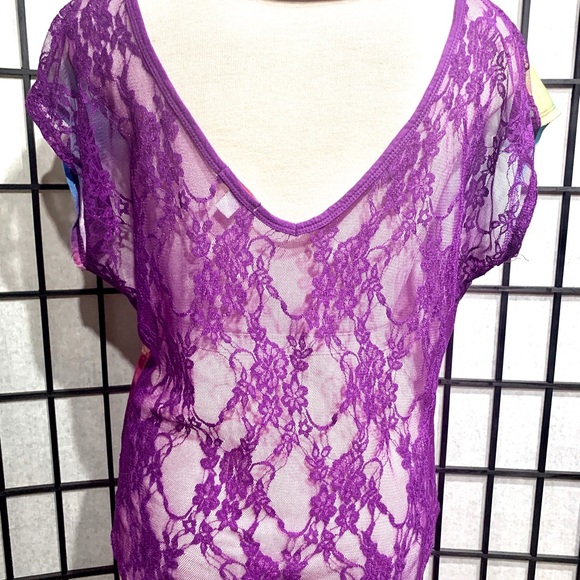 Take Me To The Beach Top with Lace Back - Picture 3 of 4